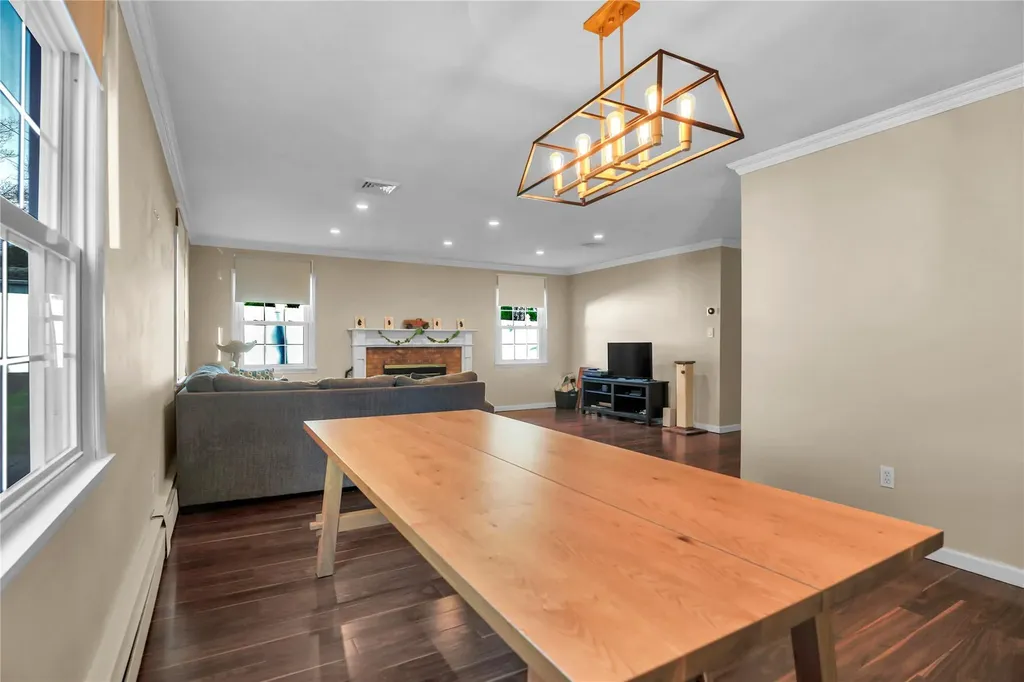 57 Sycamore Circle Stony Brook NY 11790