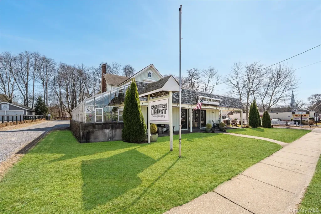 13100 Main Road Mattituck NY 11952