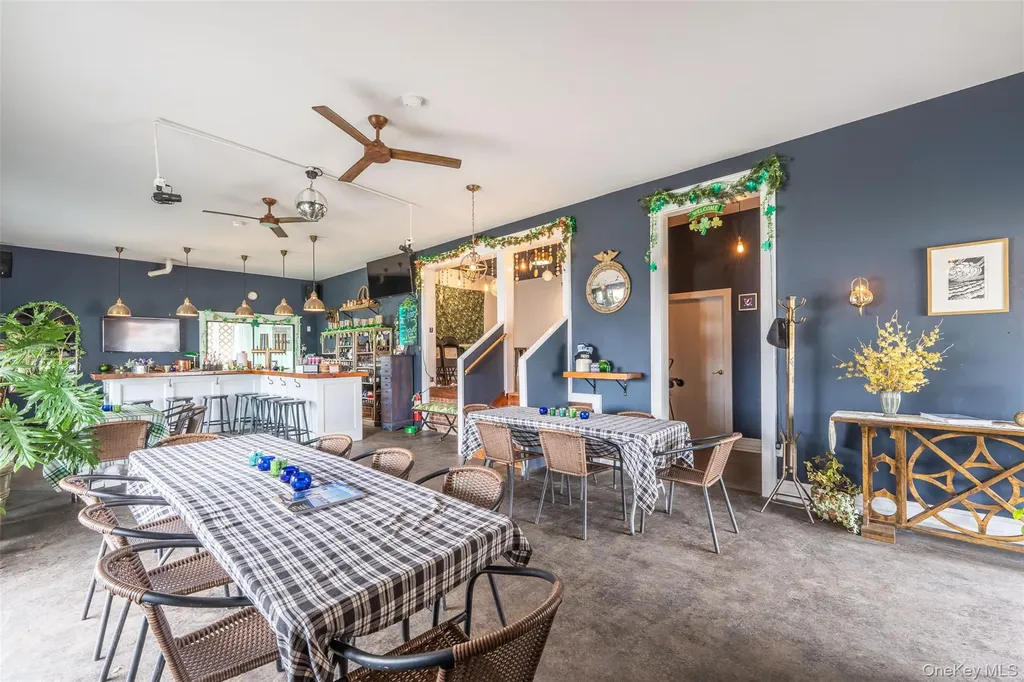 13100 Main Road Mattituck NY 11952