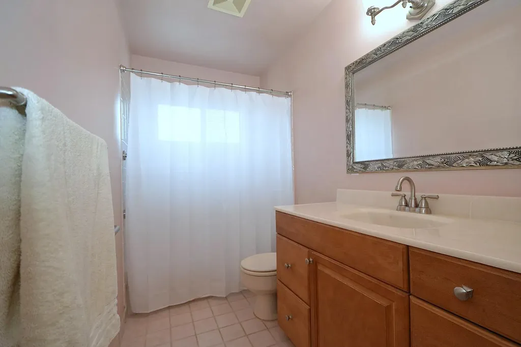 10 Bea Avenue Ronkonkoma NY 11779