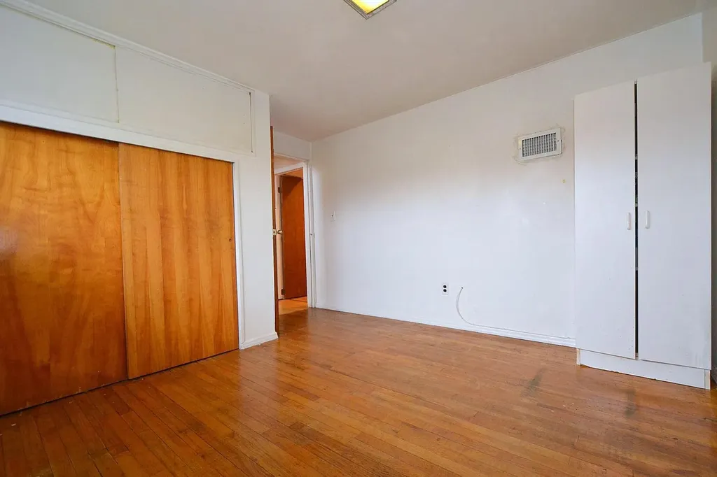 10 Bea Avenue Ronkonkoma NY 11779