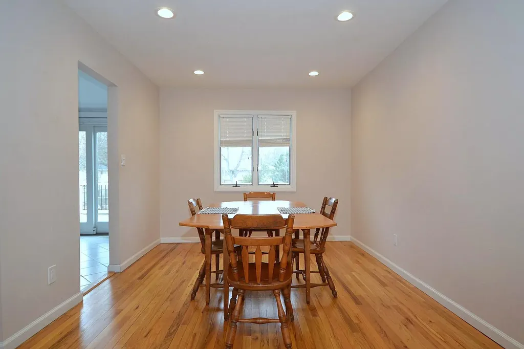 10 Bea Avenue Ronkonkoma NY 11779