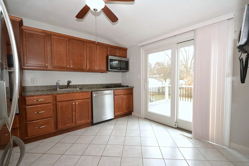 10 Bea Avenue Ronkonkoma NY 11779