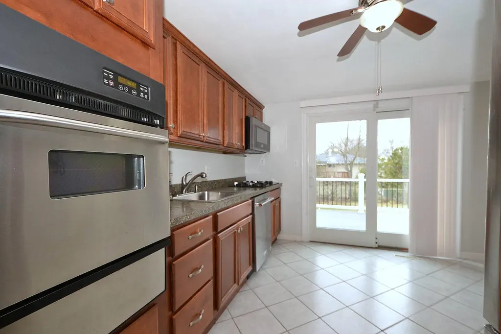 10 Bea Avenue Ronkonkoma NY 11779