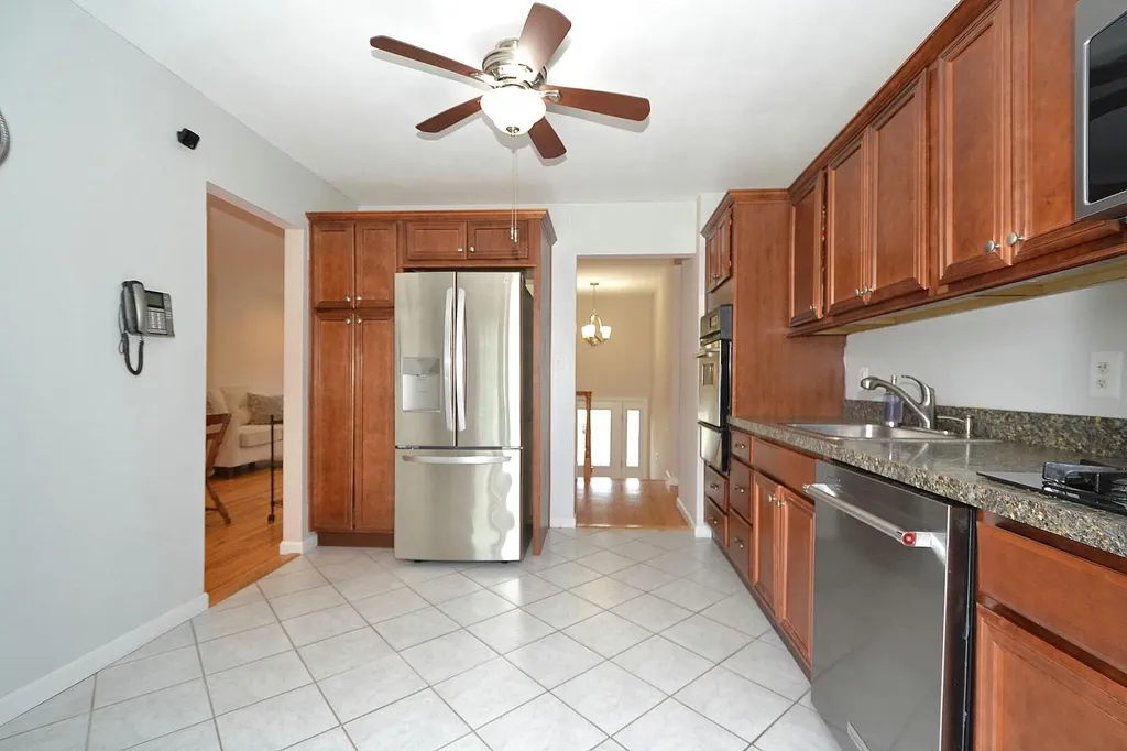 10 Bea Avenue Ronkonkoma NY 11779