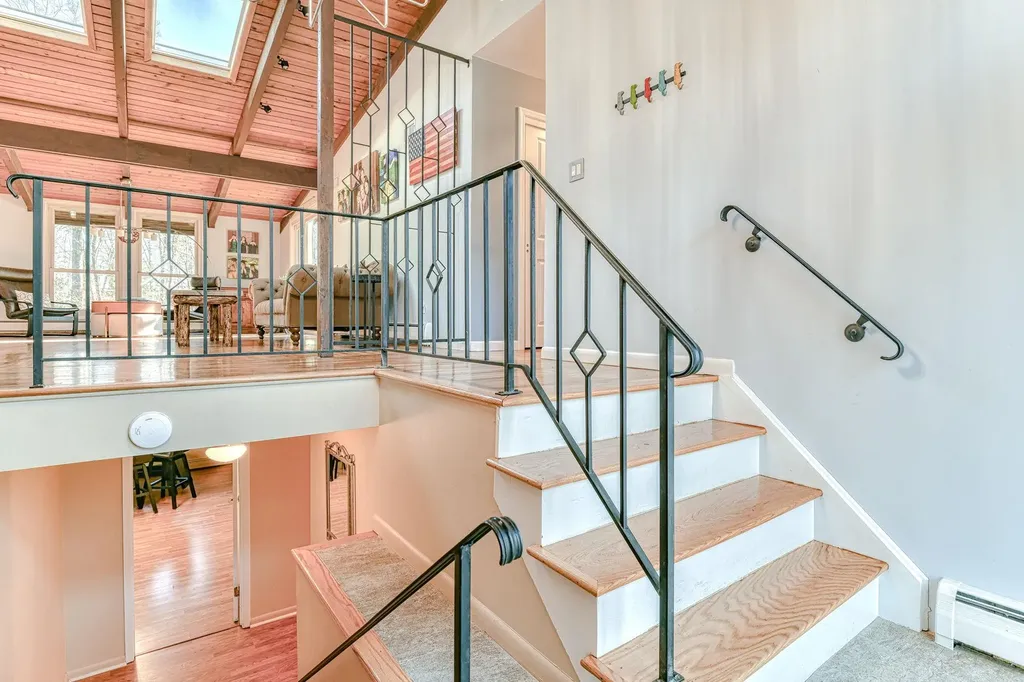5 Robin Lane West Nyack NY 10994