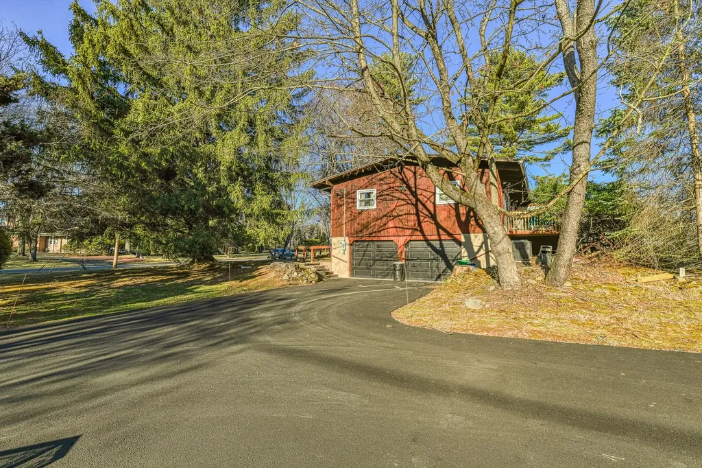 5 Robin Lane West Nyack NY 10994