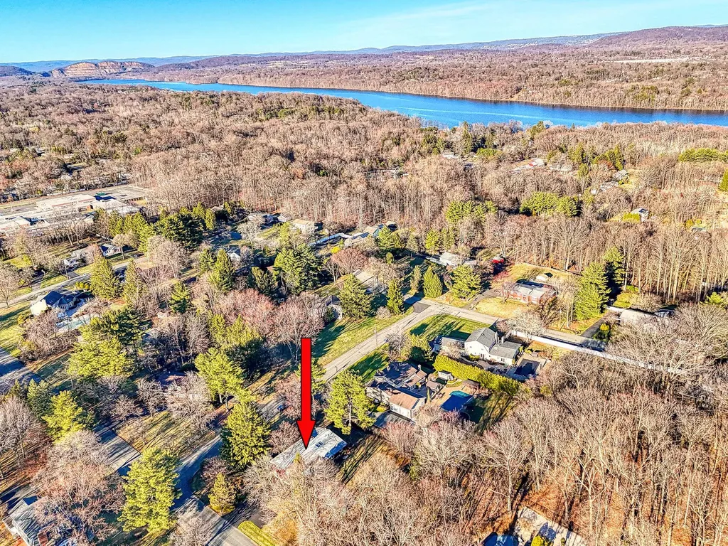 5 Robin Lane West Nyack NY 10994