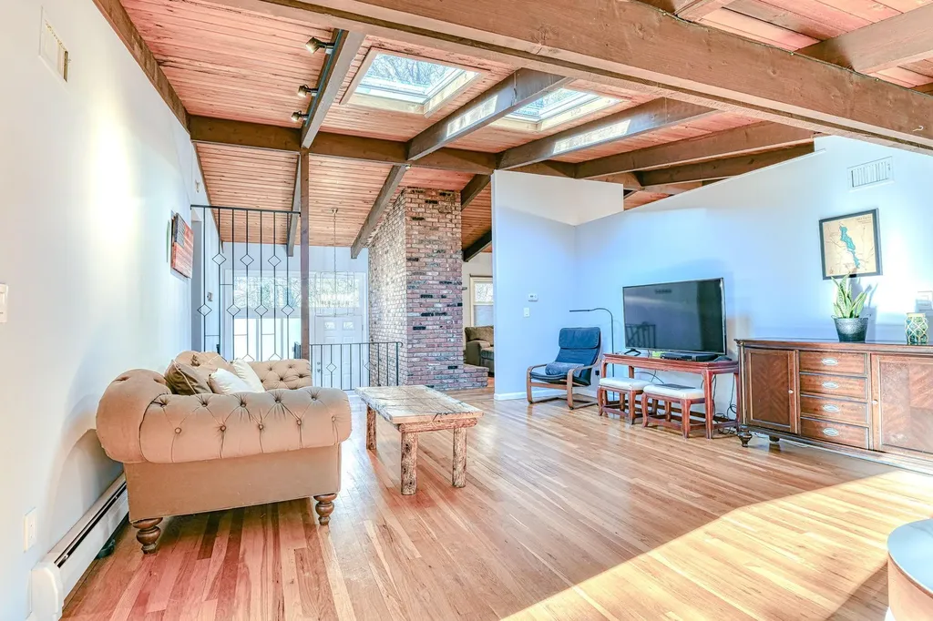 5 Robin Lane West Nyack NY 10994