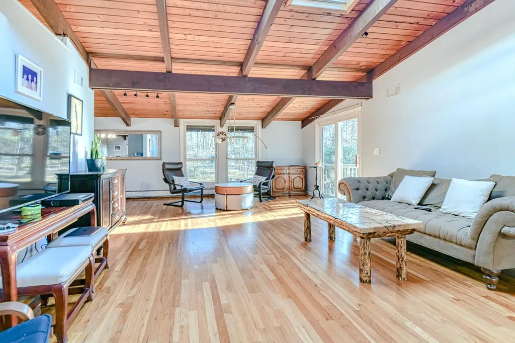 5 Robin Lane West Nyack NY 10994