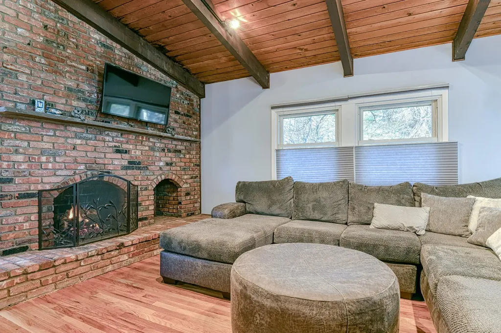 5 Robin Lane West Nyack NY 10994