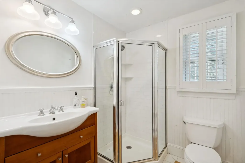 6 Darley Road Great Neck NY 11021