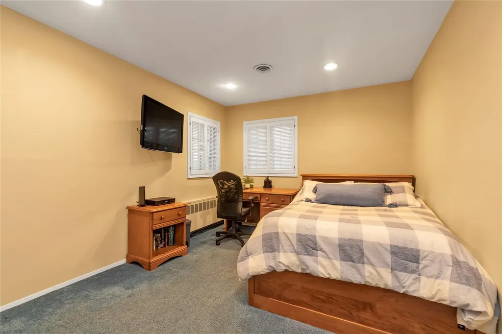 355 Divot Road Oceanside NY 11572