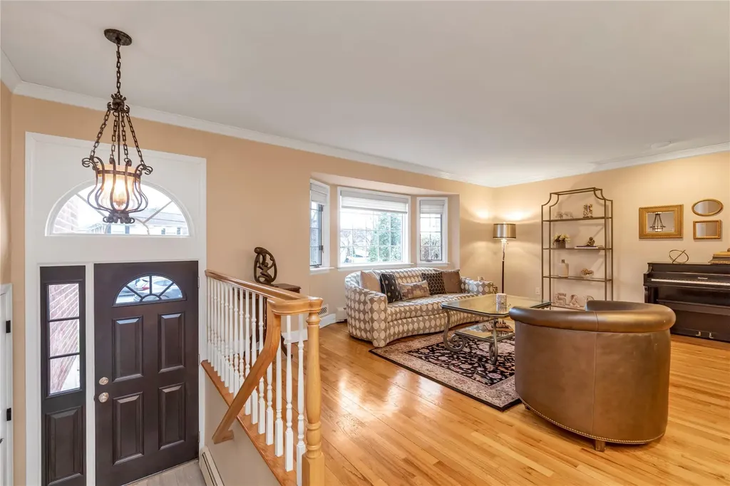 355 Divot Road Oceanside NY 11572