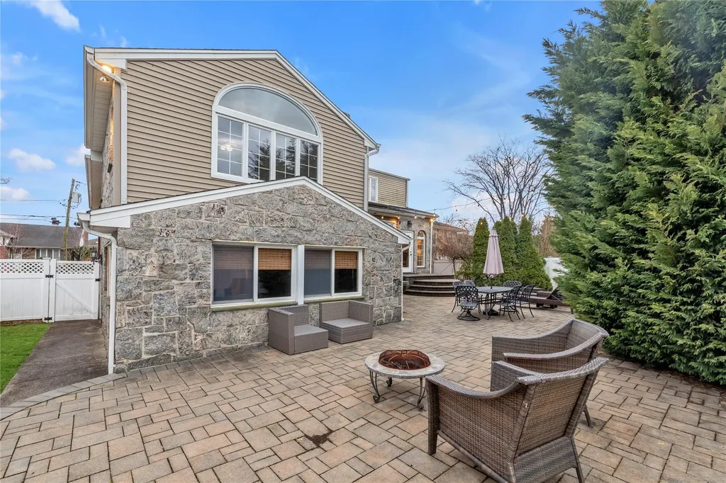 355 Divot Road Oceanside NY 11572
