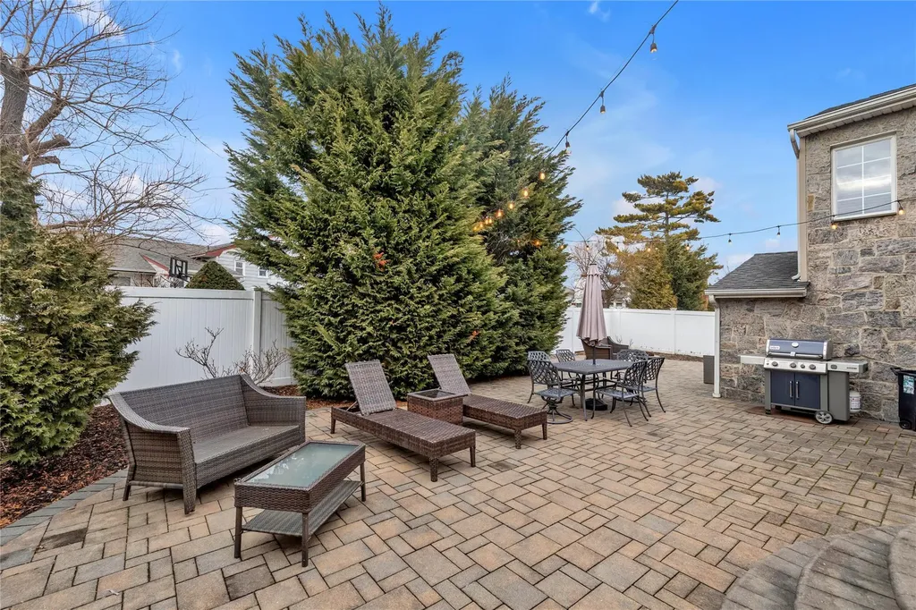 355 Divot Road Oceanside NY 11572