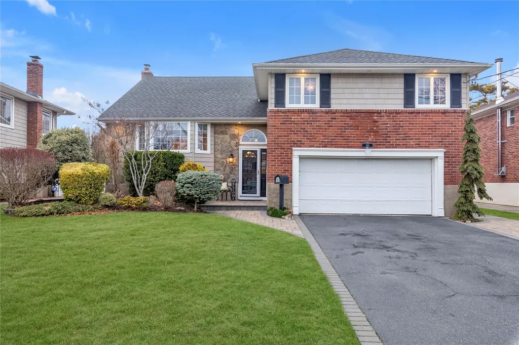 355 Divot Road Oceanside NY 11572