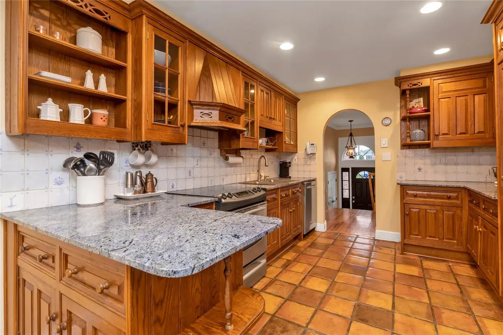 355 Divot Road Oceanside NY 11572