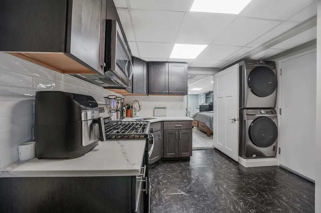 28 W 13th Road Broad Channel NY 11693