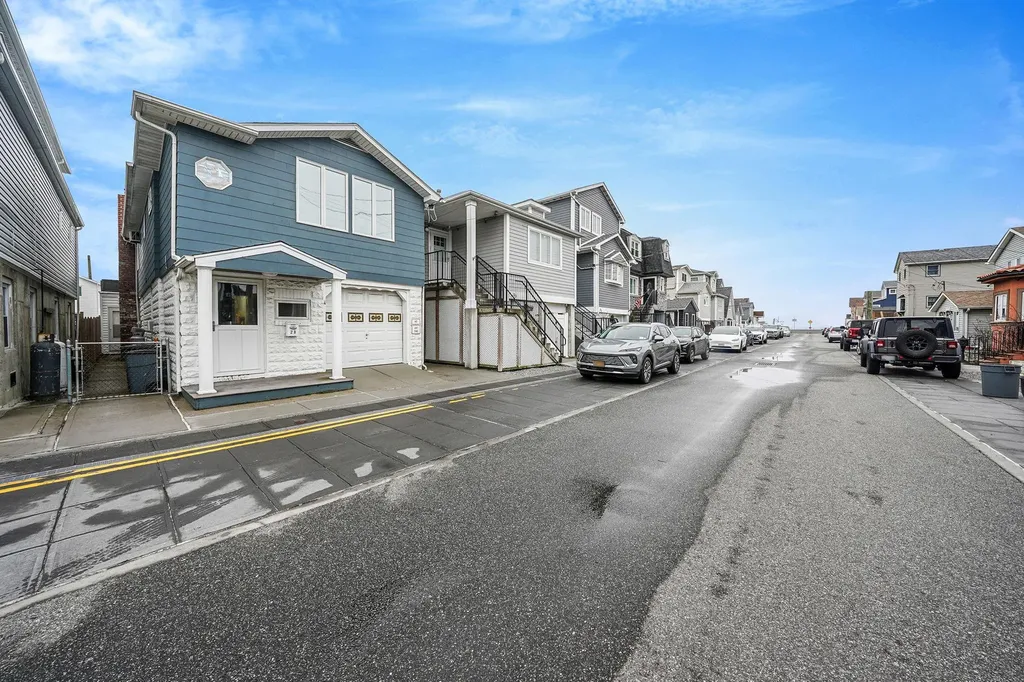 28 W 13th Road Broad Channel NY 11693
