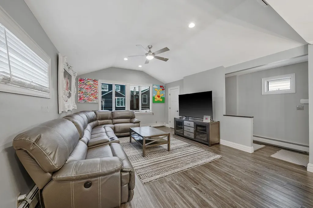 28 W 13th Road Broad Channel NY 11693