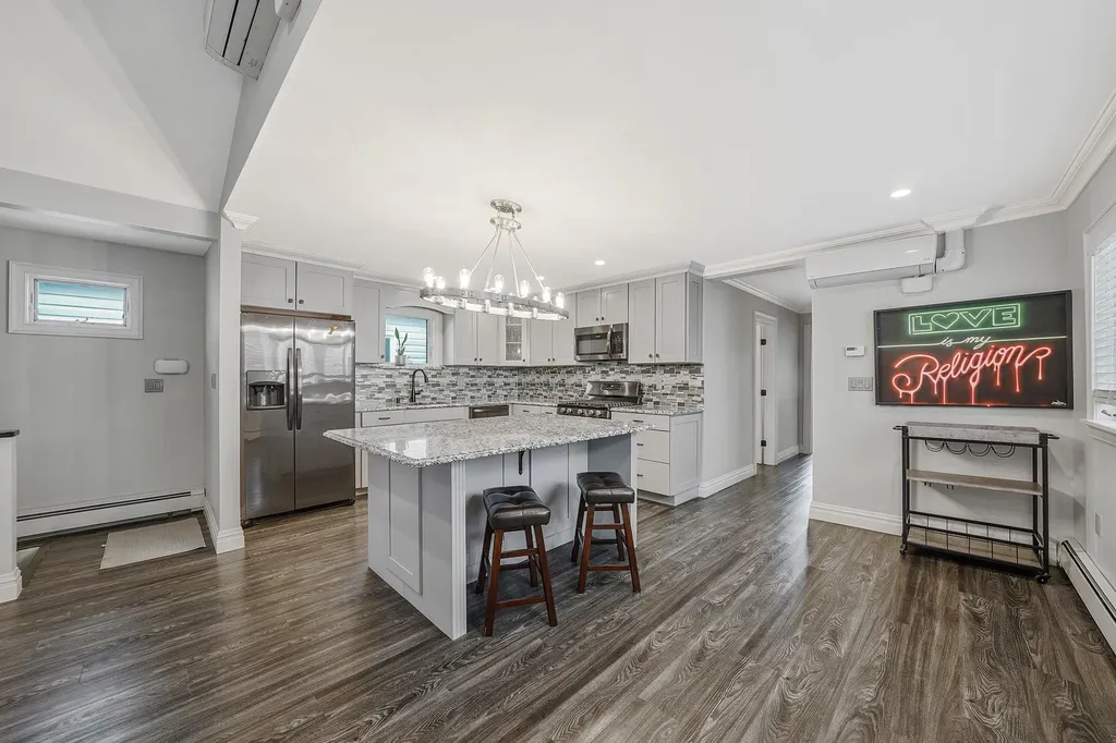28 W 13th Road Broad Channel NY 11693