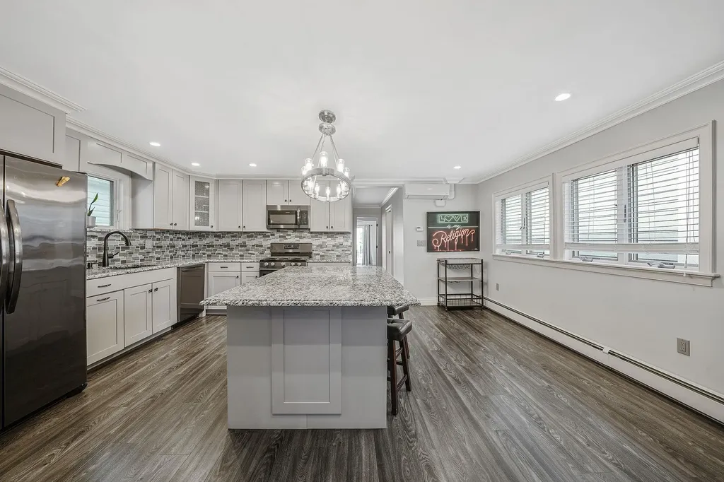 28 W 13th Road Broad Channel NY 11693