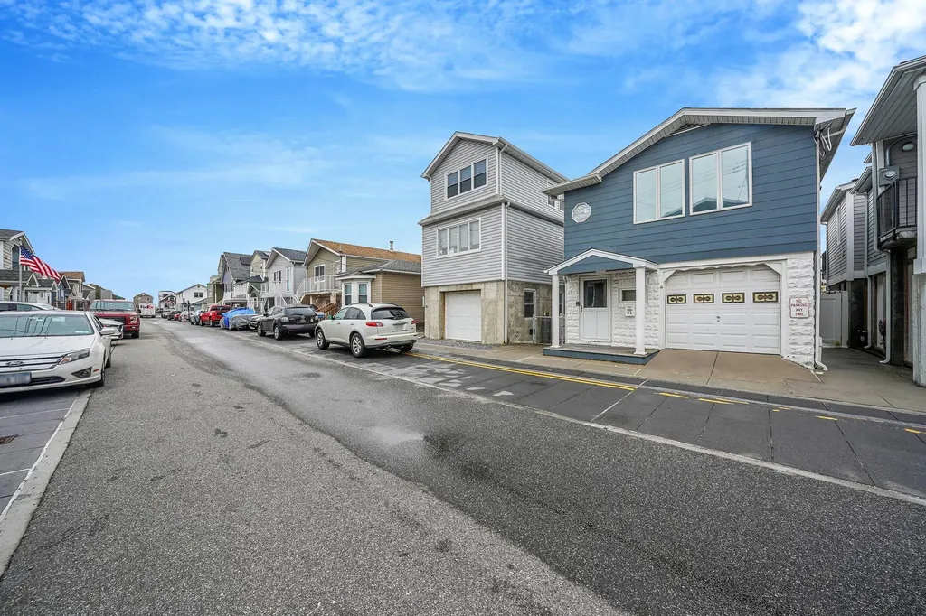 28 W 13th Road Broad Channel NY 11693