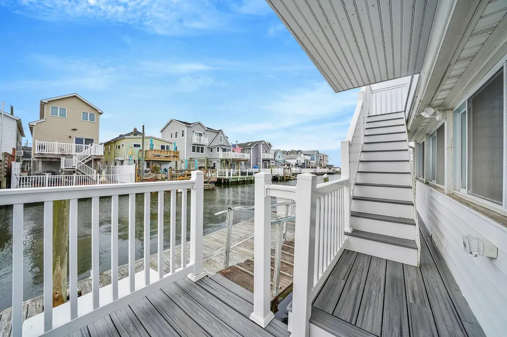28 W 13th Road Broad Channel NY 11693