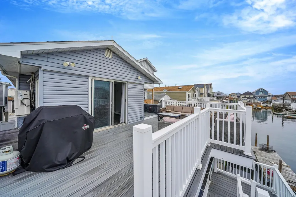 28 W 13th Road Broad Channel NY 11693