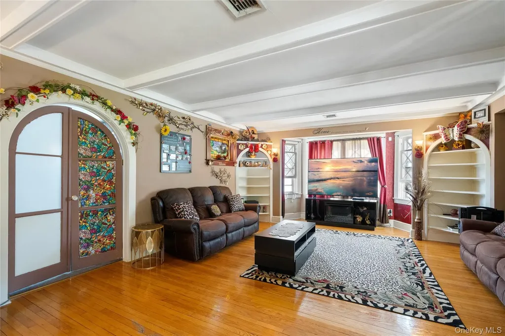 87 Whitman Avenue Islip NY 11751
