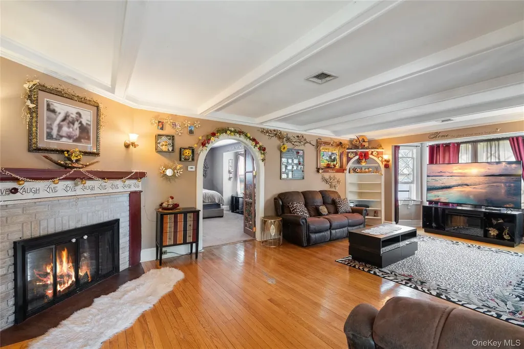87 Whitman Avenue Islip NY 11751