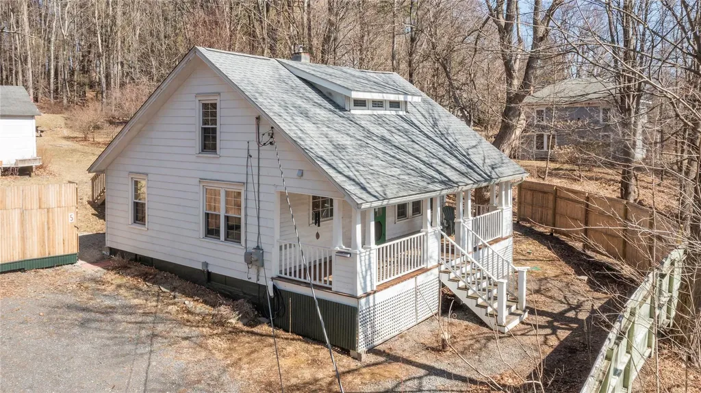 5 Pohndorf Drive Chatham NY 12136