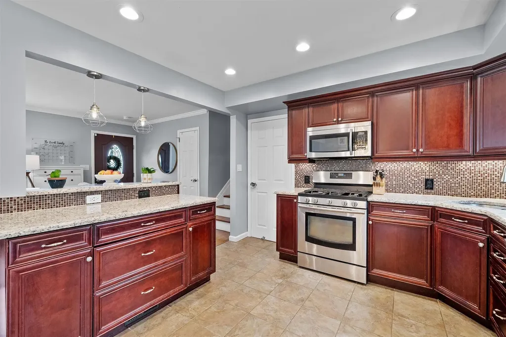 17 Birch Drive Nanuet NY 10954