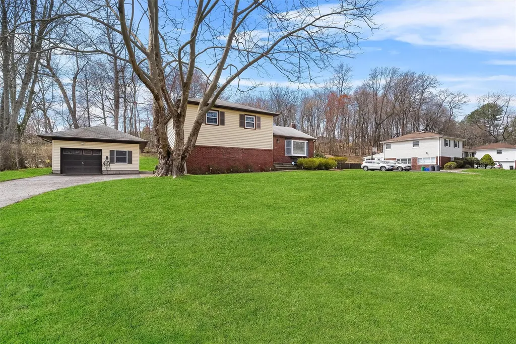 17 Birch Drive Nanuet NY 10954