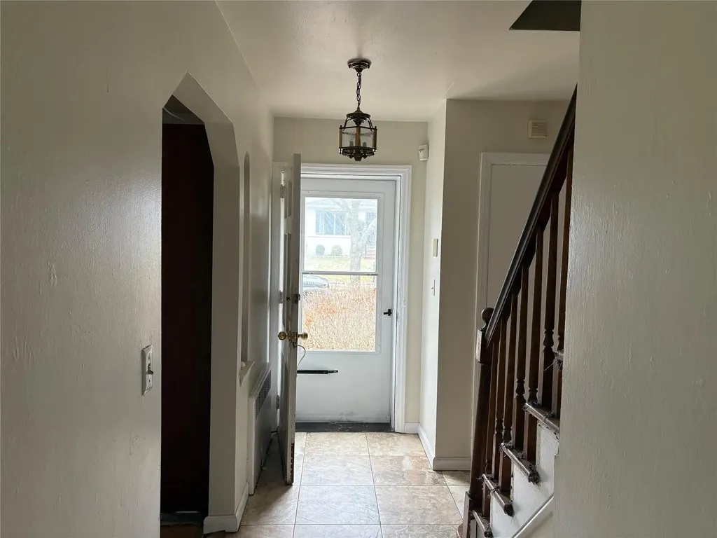 24 High Street East Williston NY 11596