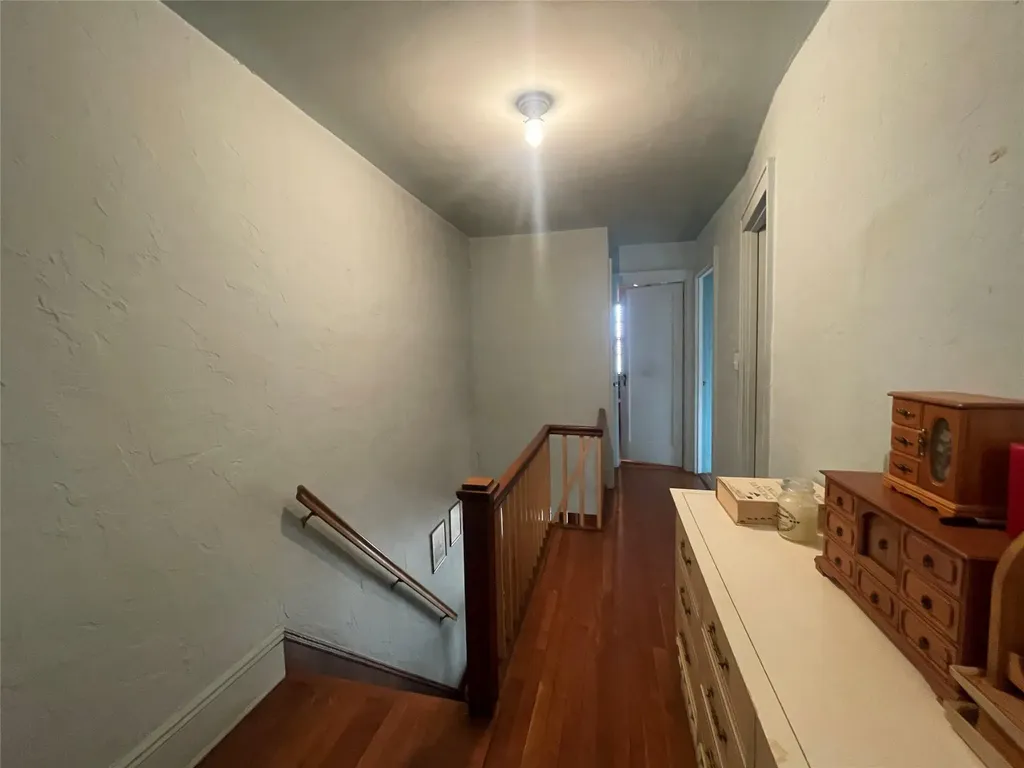 354 Bauer Place Mineola NY 11501