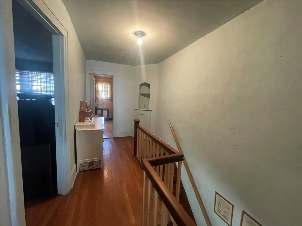 354 Bauer Place Mineola NY 11501