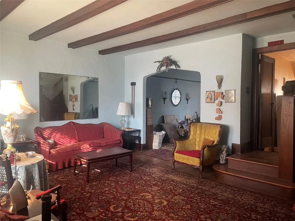 354 Bauer Place Mineola NY 11501