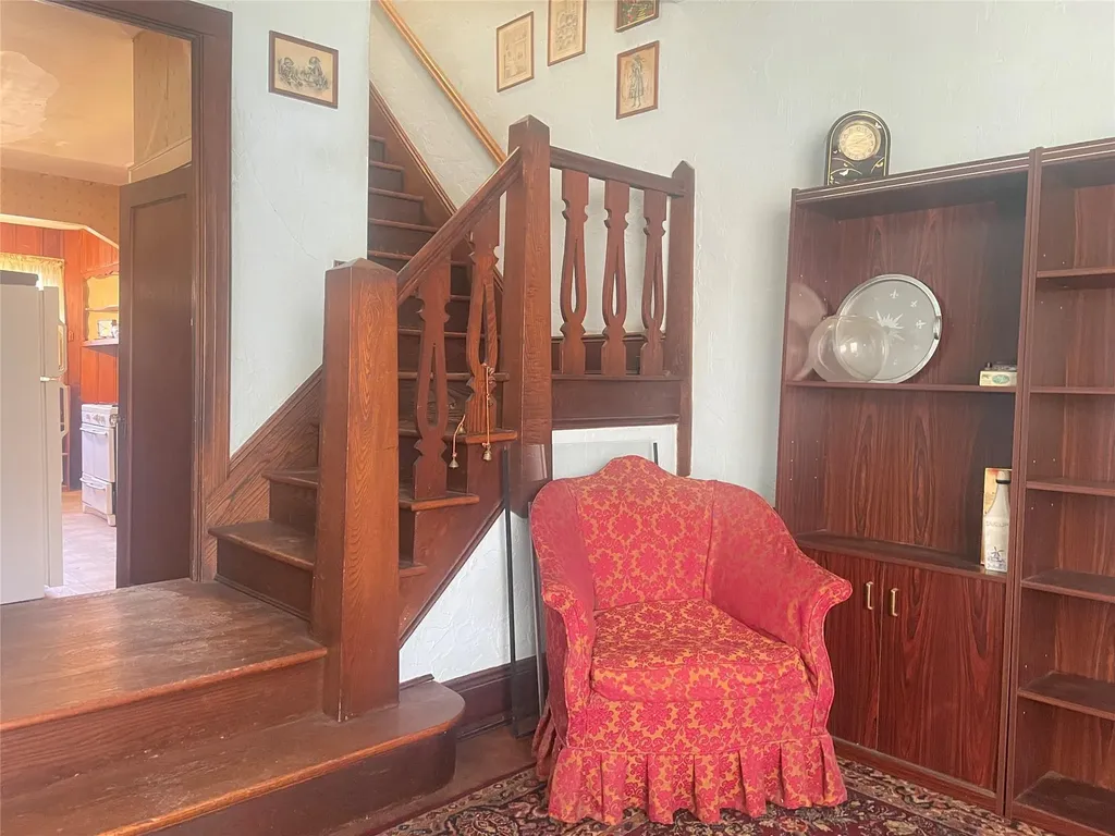 354 Bauer Place Mineola NY 11501