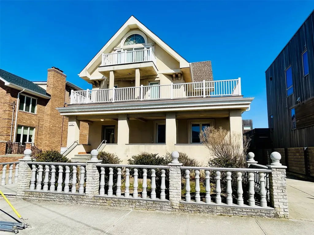 136 Beach 140th Street Belle Harbor NY 11694