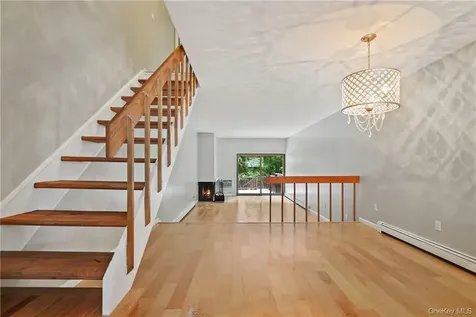 118 Round Hill Road Dobbs Ferry NY 10522