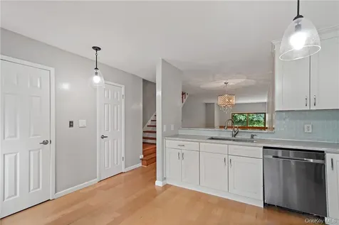 118 Round Hill Road Dobbs Ferry NY 10522