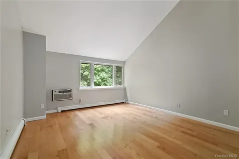 118 Round Hill Road Dobbs Ferry NY 10522