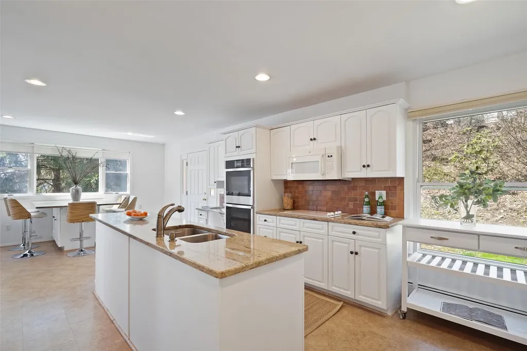 12 Kavey Lane Armonk NY 10504