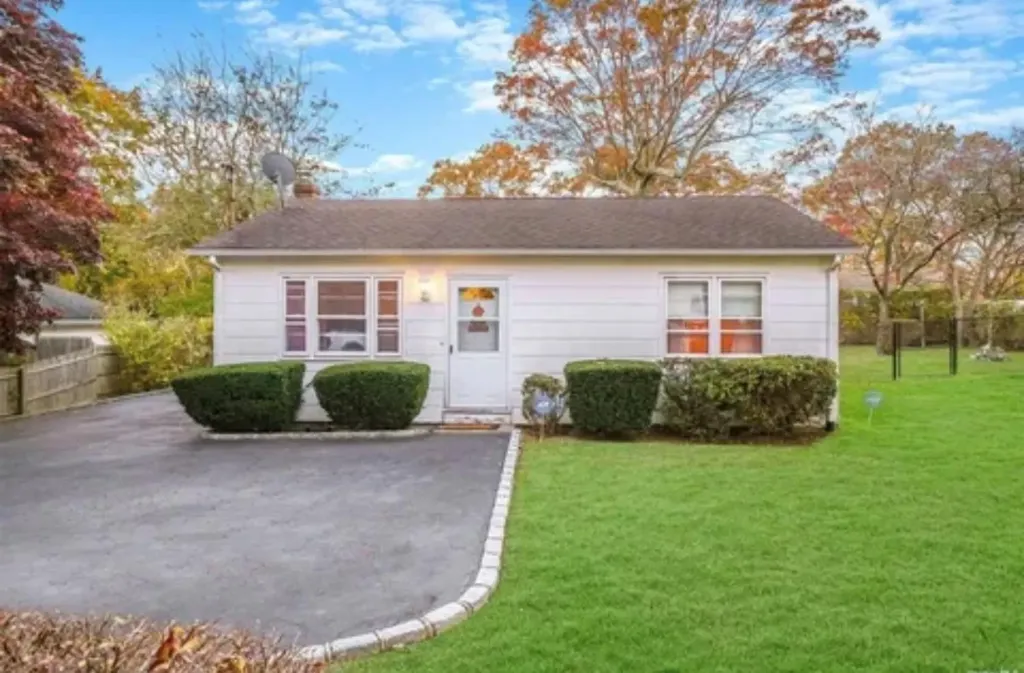 26 Beacon Drive Brookhaven NY 11789