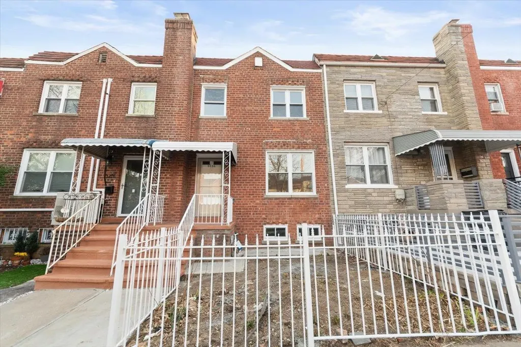 3233 Corsa Avenue Bronx NY 10469