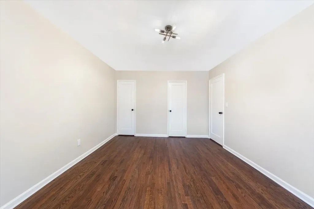 3233 Corsa Avenue Bronx NY 10469