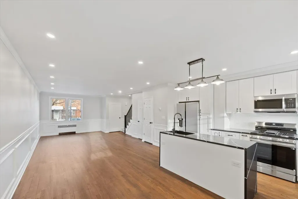 3233 Corsa Avenue Bronx NY 10469