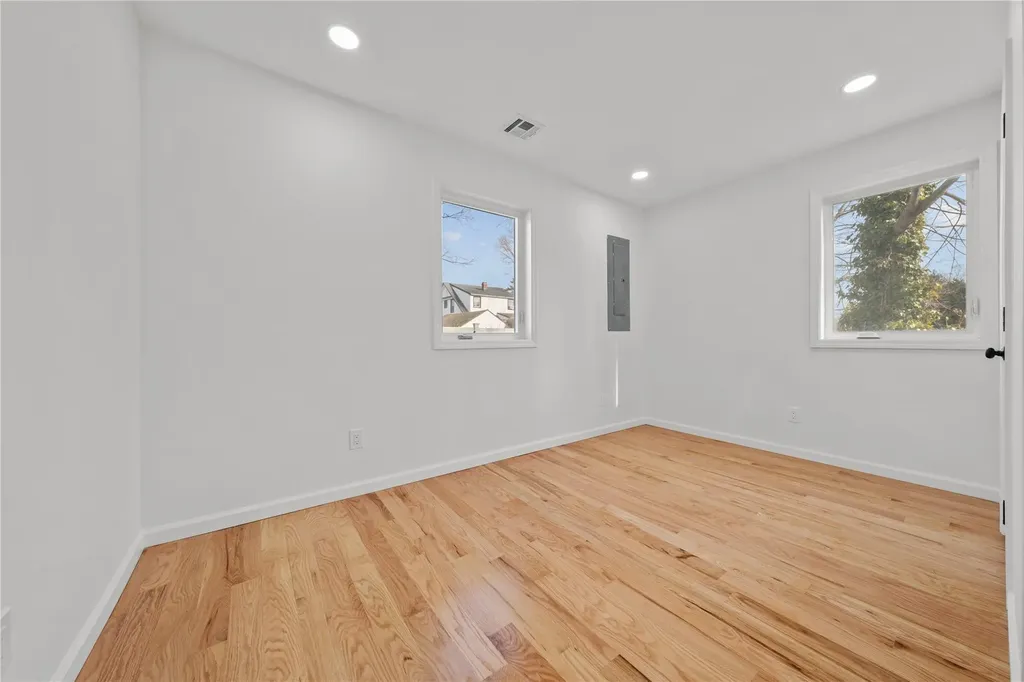 26 Peters Boulevard Central Islip NY 11722